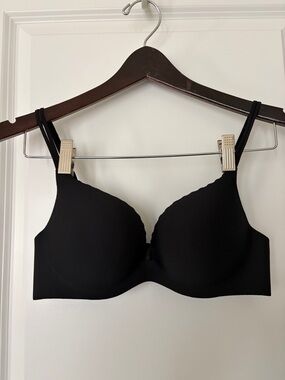 Victoria's Secret Black Seamless T-Shirt Bra